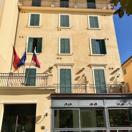 Hotel Le Fonti 蒙特卡蒂尼泰尔梅 外观 照片